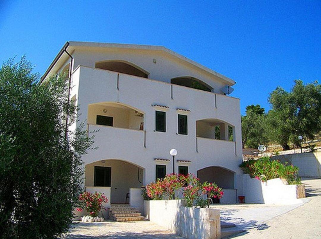 Villa Rinaldi Apartment Весте Екстериор снимка